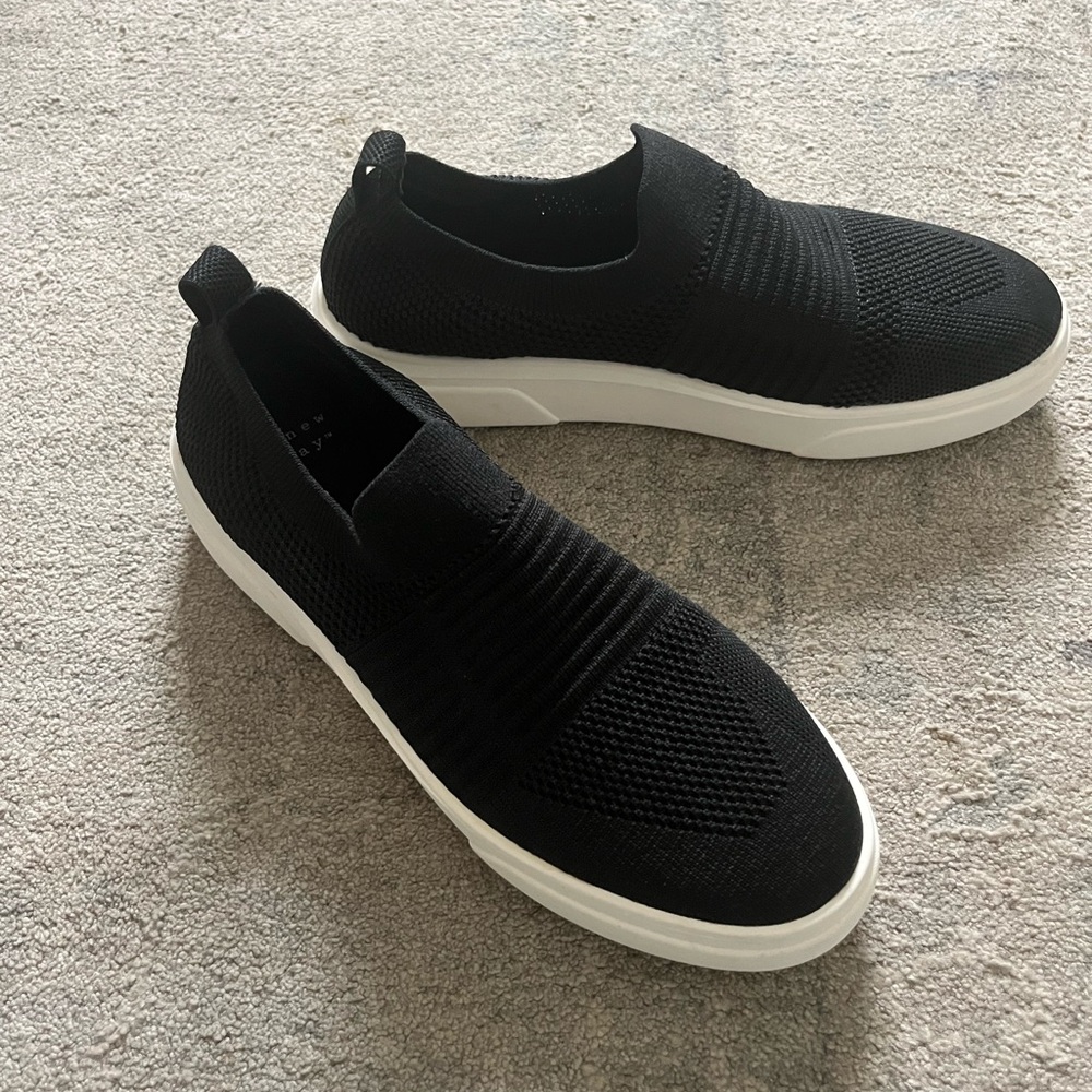 A New Day sneaker shoe 7 1/2  NWOT
